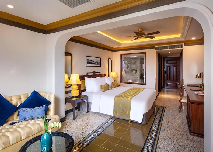 Silk Path Grand Hue Hotel