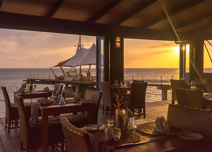 Coco De Mer Hotel And Black Parrot Suites