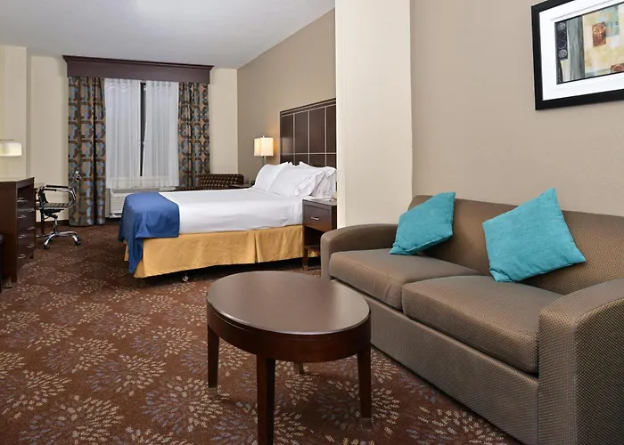 Hampton Inn & Suites Cathedral City