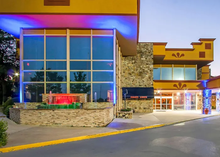 Clarion Inn & Suites University Center