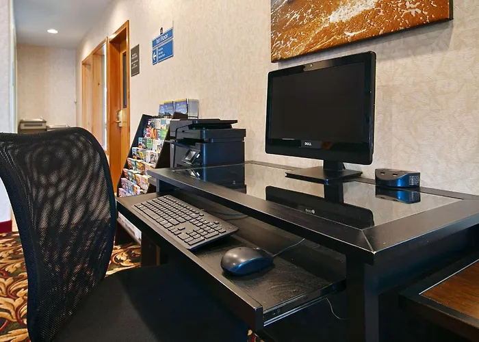 Best Western Dallas Inn & Suites