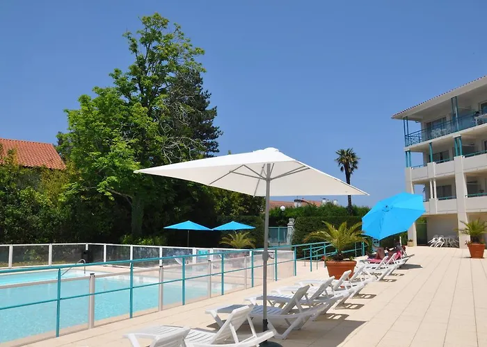 Appartement Golf et Nivelle avec piscine et parking