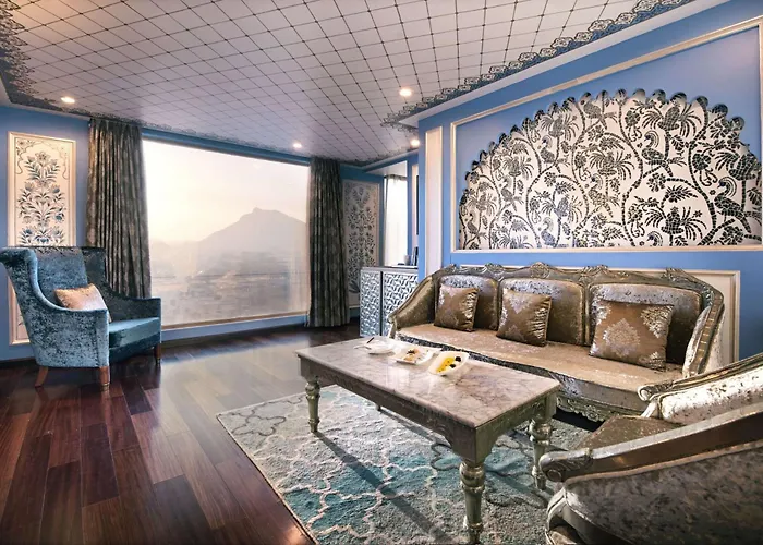 Radisson Blu Udaipur Palace Resort & Spa