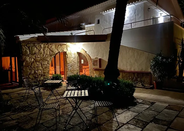 Hostal Residencia Alma