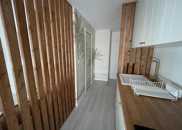 Appartement de standing, vue sur port de plaisance