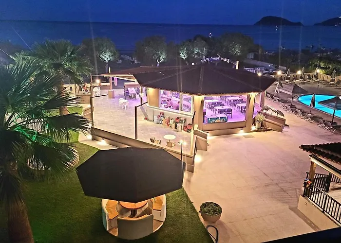Jannos Beach Hotel