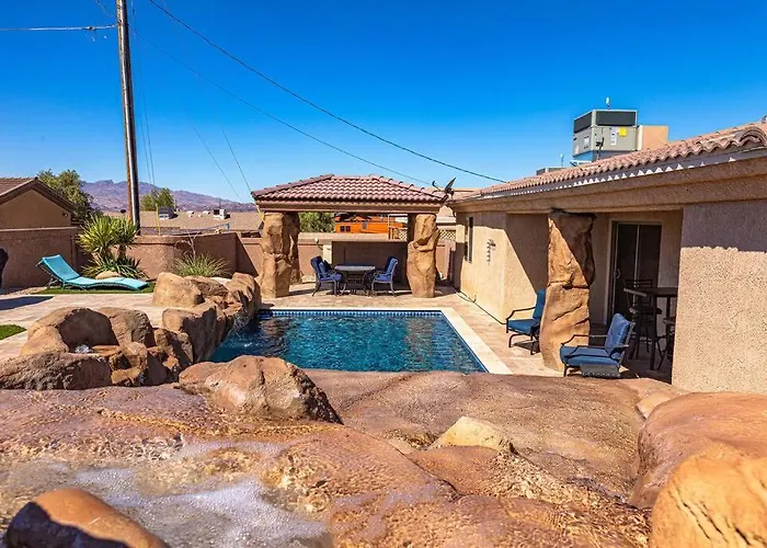 Beach Happy-Lake Close-Private Waterpark Oasis -Sleeps 14
