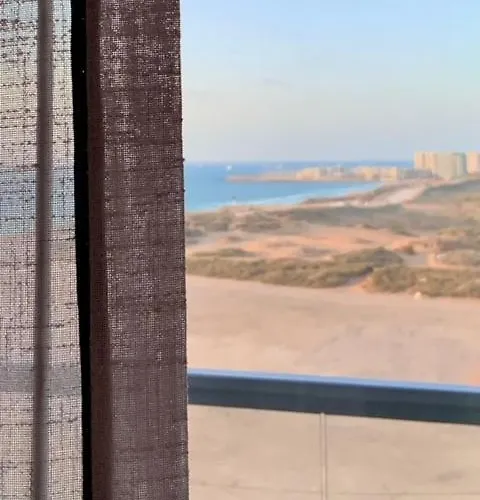 דירת סטודיו על הים בצפון תל אביב