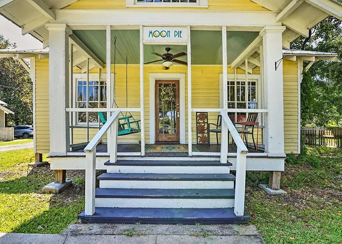 'Moon Pie Cottage' Near Downtown Ocean Springs!