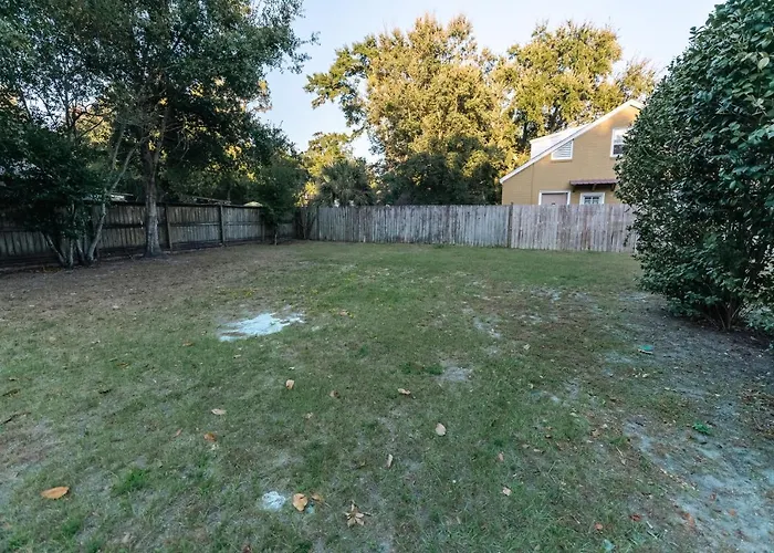 Gulf Coast Craftsman - Cozy, Charming & Central!