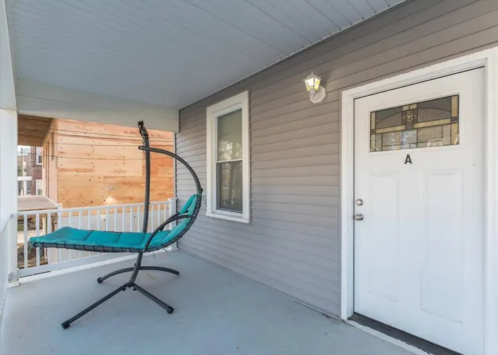 Beach 2 Blocks Parking Patio