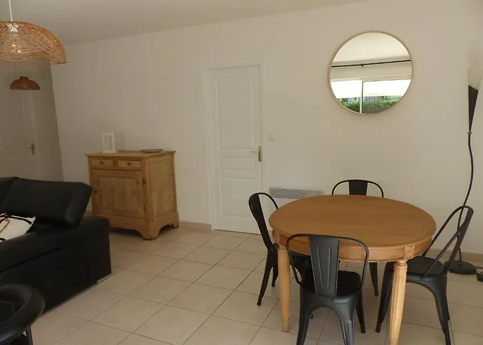 VILLA AU COEUR DE RONCE LES BAINS 200 mètres de la plage