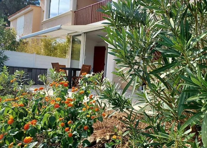 APPARTEMENT CLIMATISE AVEC TERRASSE ET APERCU MER - Golf de ST Tropez
