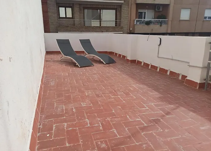 Casa cerca de la playa con patio y garaje privado