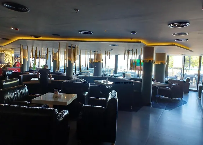 Al Qurum Resort