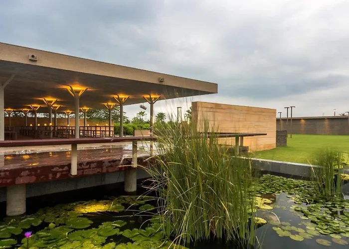 Life At Repose- Lake Villas Resort & Club
