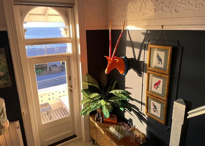 The Regency Studio - Stunning Seaview