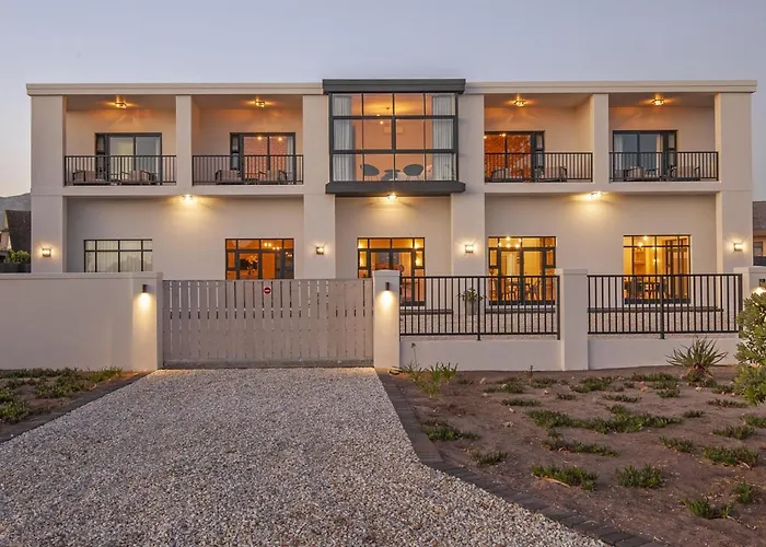 Glow Boutique Suites & Guesthouse