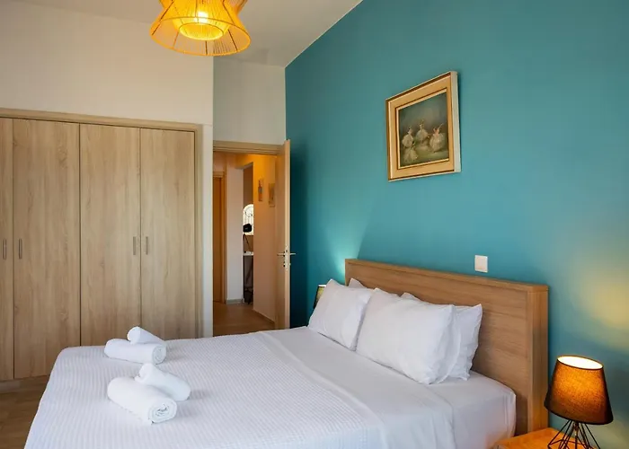 Margarita'S Seafront Luxury Apartment