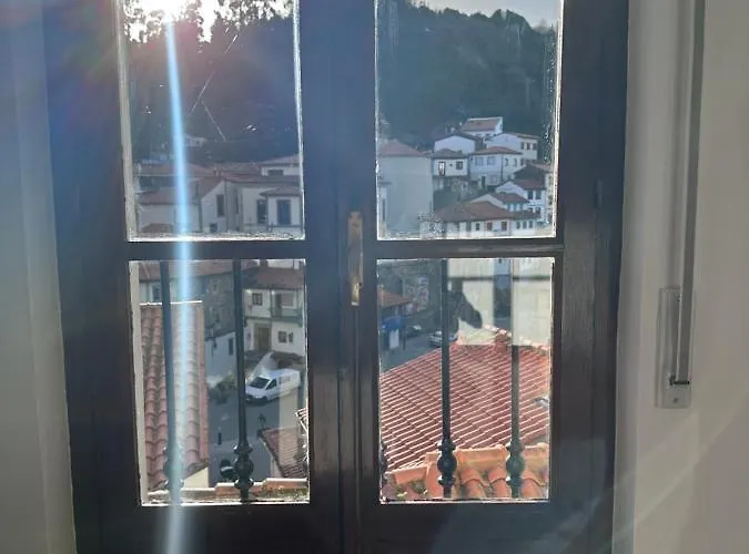 La Austera