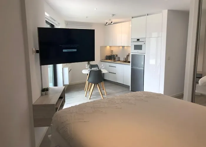 Cp High Floor Luxury Studio With Sea View