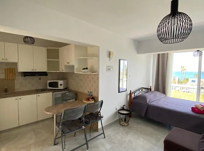 Cozy Coral Bay Studio By The Sea
