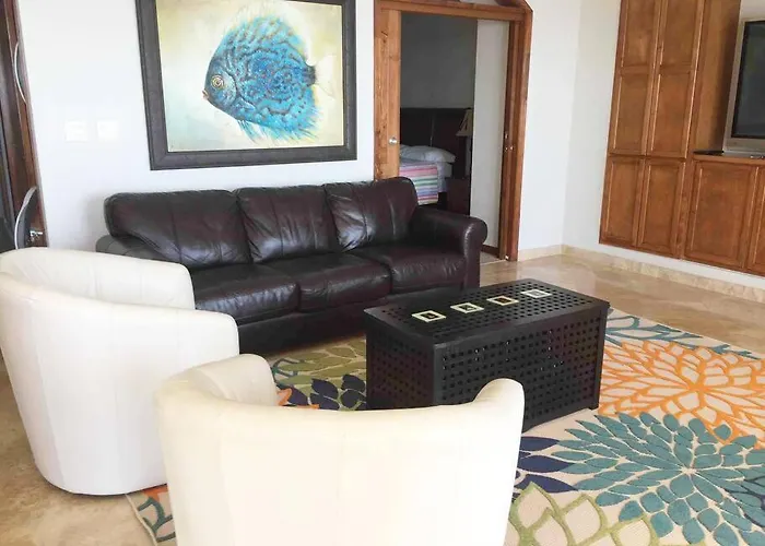 The Dolphins Ocean Front-Beach 2 Bedroom 2Bth