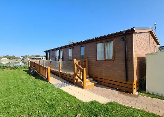 Tattershall Lakeside Lodge Indulgent Wheelchair Ramp 8 Berth With Hot Tub & Starlink