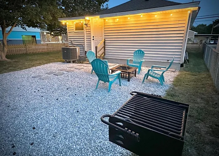 Cottage In Heart Of Colonial Beach, 7 Mins Walk To The Beach