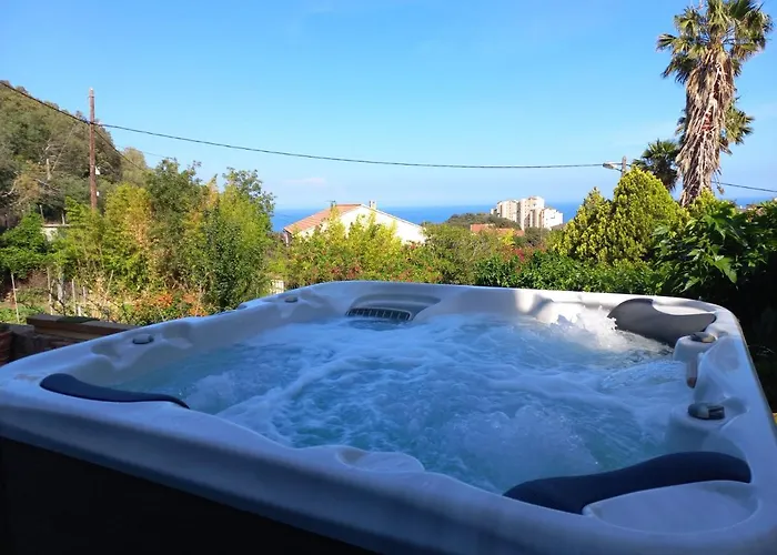 Location Bastia, U Fiumicellu. Vue Mer. Jacuzzi, Barbecue,... Pour 2 personnes