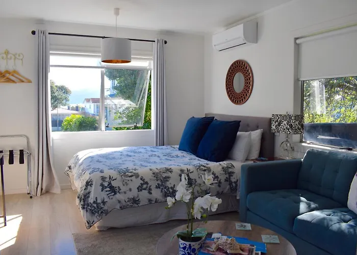Private Beachside Studio With Courtyard And Sea View