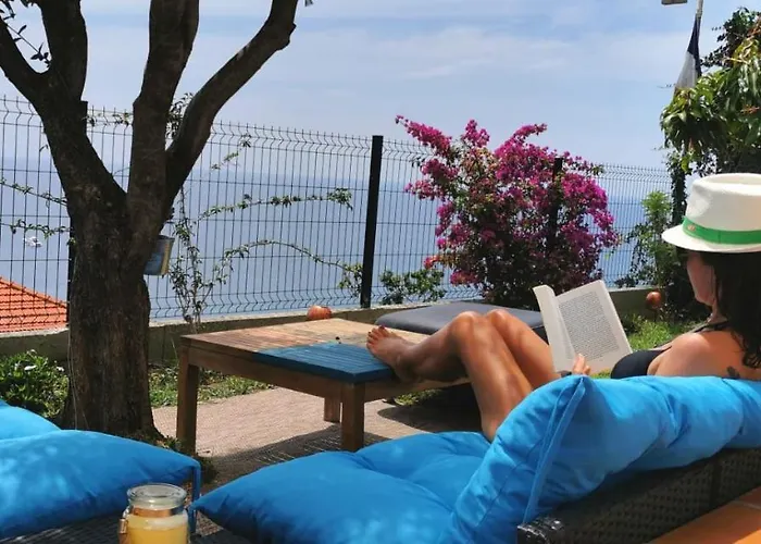 Vue magnifique, piscine privée chauffée et sauna à 10min de Monaco