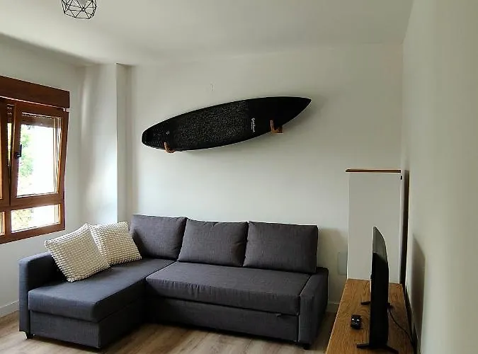 Digital Nomad Paradise - Garaje/PC monitor