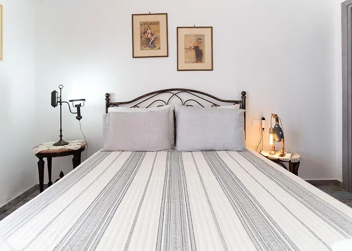 Art_Emis Casa