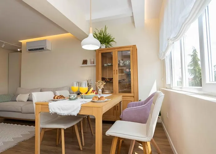 Central Deluxe Apartment