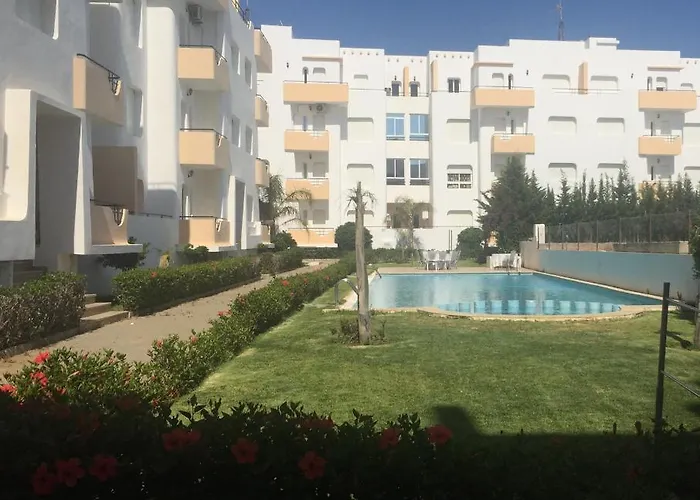 Appartement avec piscines, vue sur mer et accès à la plage à Achakar Hill, Tanger.