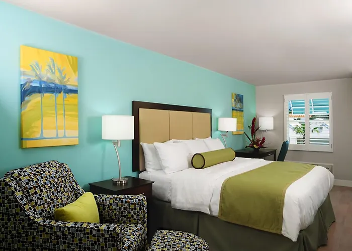 Silver Palms Inn & Historic Homes