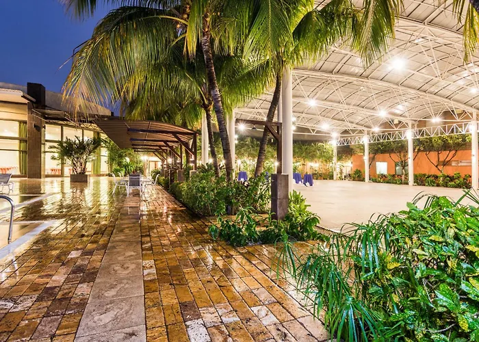 Holiday Inn Convention Center By Ihg