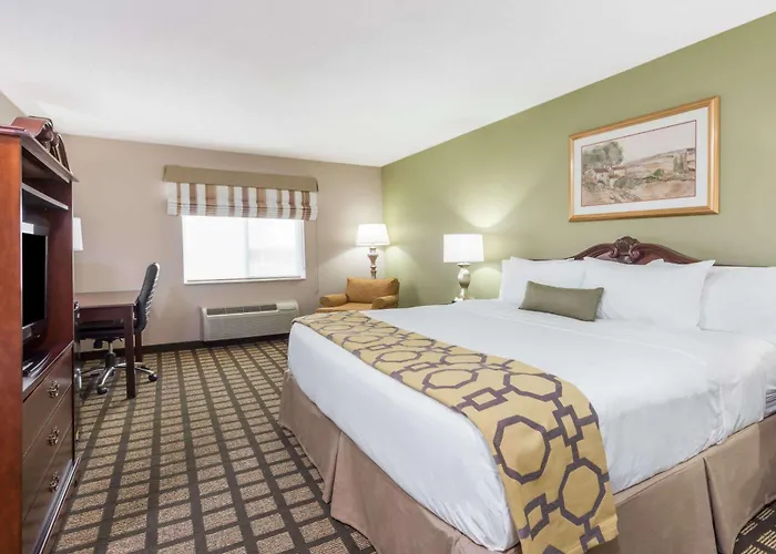 Baymont By Wyndham Fulton