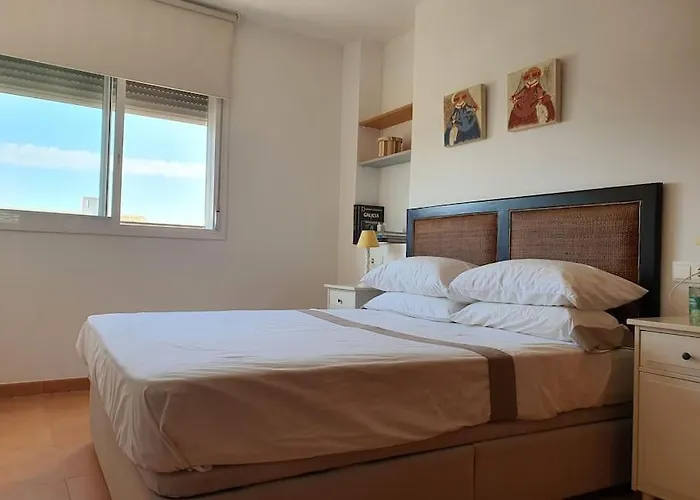 Apartamento junto al mar con WiFi y piscina