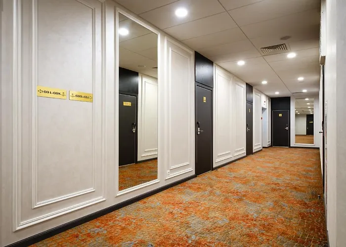 Grand Mildom Hotel