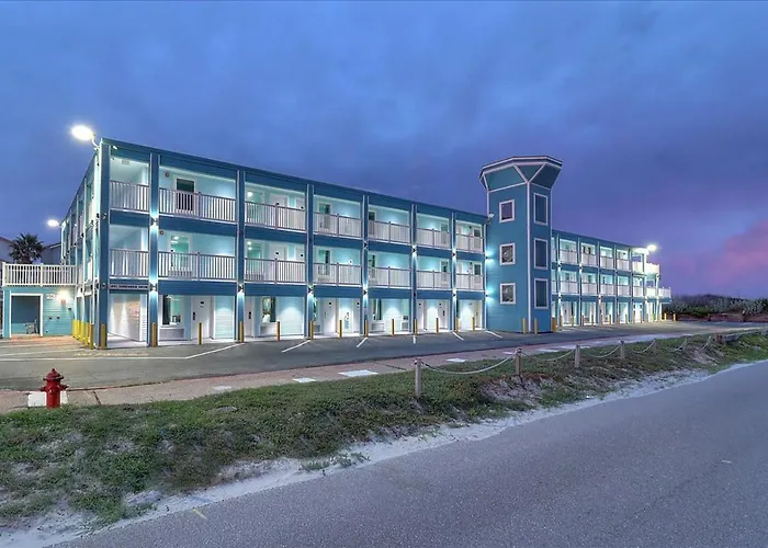 Seaside Boutique Hotel, Waves At Your Doorstep