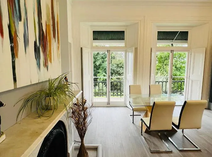 Luxury Garden Apartment Under The Castle, Dover