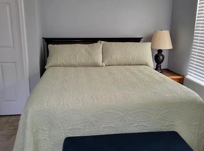 Old Biloxi Rest, Relax And Enjoy The Beach