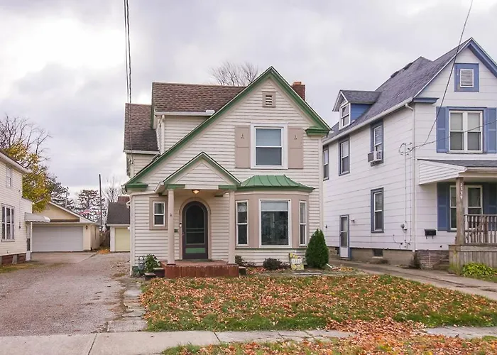 Lakeside Home In Lorain