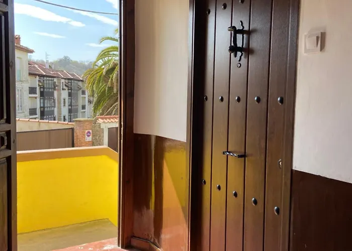 PLENO CENTRO COMILLLAS-3 Hab, 2 Baños