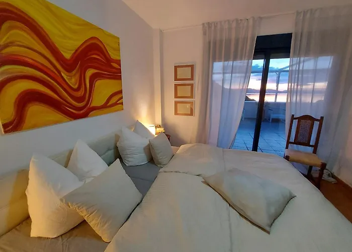 NIDO DEL AMOR deluxe 1a linéa Terraza Indoorpool Wifi Aire Netflix 10 metros a Cala del Pino