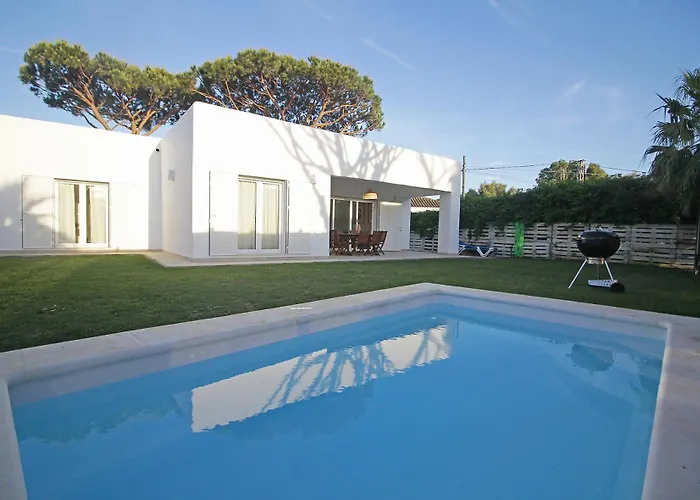 Casas Palma Zahora casa con piscina privada junto a la playa