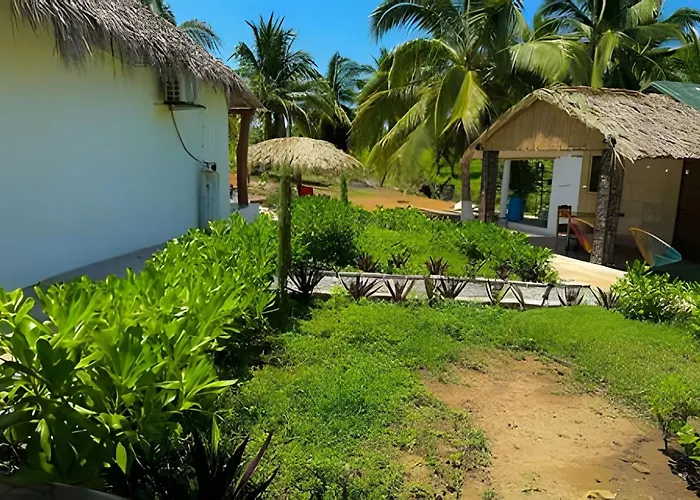 Casa Las Palmas Playa La Saladita