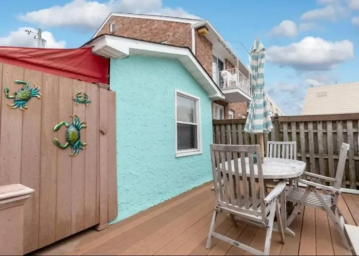 Cozy Margate Cottage - 3 Blocks To The Beach